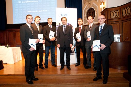 GIT-Präsident Dipl.-Ing. Helmut Leopold (Mitte) im Kreise der GIT-Preisträger