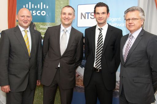 Im Bild v.l.n.r. Dr. Achim Kaspar (General Manager, Cisco), Ing. Robert Chvátal (CEO, T-Mobile), Alexander Albler (Vorstand, NTS AG) und Dipl.-Ing. Dr. Günther Rabensteiner (Vorstand, Verbund - Austrian Power Trading AG)