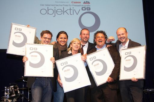Der "Objektiv 09" für die besten österreichischen Pressefotos wurde von APA und Canon am 12. 5. 2009 vergeben. Im Bild: Die Kategoriesieger des Objektiv 09 (v.l.n.r.): Georg Hochmuth (Kategorie Kunst und Kultur), Miro Kuzmanovic (Fotoserien), Regine Hendrich (Wirtschaft), Leonhard Föger (Innen- und Außenpolitik), Robert Jäger (Gesamtsieger/Sport) und Helmut Fohringer (Chronik).