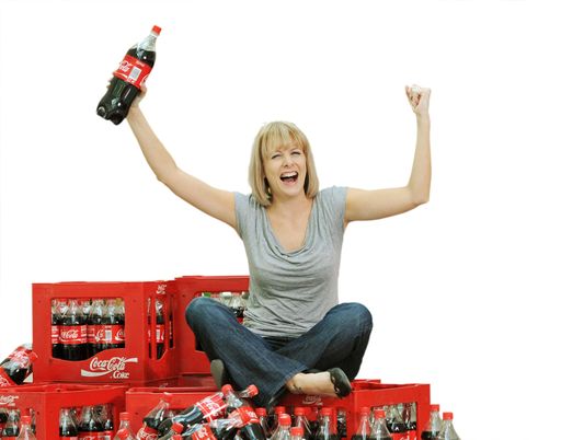  Wer eine der 20 Super Summer Bottles findet darf sich über Traumreise oder VW Polo freuen!