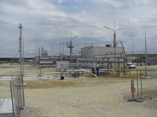 Vorschau Bild von Bis zu 127 BEA Mitarbeiter arbeiteten an der Errichtung der neuen zentralen Gastrocknungsanlage “Strasshof“ der OMV.