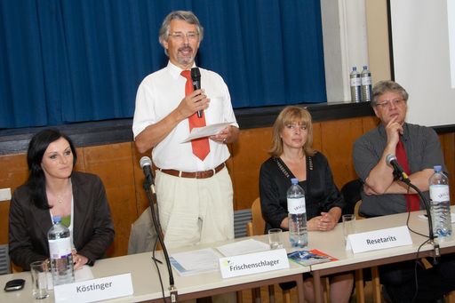 Im Bild v.l.n.r. Elisabeth Köstinger (Kandidatin ÖVP), Friedhelm Frischenschlager (Präsident der EFB), Karin Resetarits (MEP, Liberales Forum) und Stefan Schneider (Kandidat Grüne). Weitere Bilder unter:
 http://pressefotos.at/m.php?g=1&u=43&dir=200905&e=20090520_g&a=event