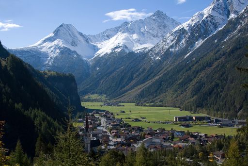 Vorschau Bild von Neben den Unterkünften laden in Längenfeld auch Outdoorfirmen, Bergführer, Gastronomen, der AQUA DOME, ein Radverleih, ein Reiterhof, eine Computerfirma und sogar ein Friseur zum Qualitätstest ihrer Services.