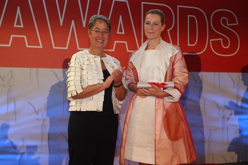 First Lady Margit Fischer mit Barbara Pachl-Eberhart (Award des Herzens)
