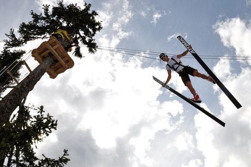  Die wilden Kerle beim Sprungtraining direkt im Abenteuerpark auf der Planai.