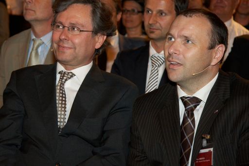 Vorschau Bild von Bei einer Podiumsdiskussion im Rahmen des APA-OnlineTags im ORF-Zentrum diskutierten Expertinnen und Experten über Innovationen in Medien und Wirtschaft sowie über deren Rahmenbedingungen.