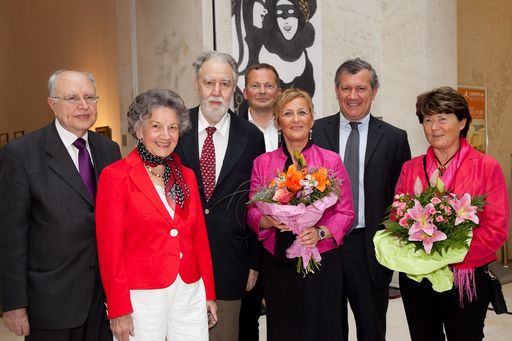  http://pressefotos.at/m.php?g=1&u=66&dir=200906&e=20090610_b&a=event
Jugendstilfest im Leopold Museum. Im Bild vlnr.: S.E. Dr. Massimo Spinetti (Italienischer Botschafter), Dr. Elisabeth Leopold, Prof. Dr. Rudolf Leopold, Mag. Peter Weinhäupl (Direktor Leopold Museum), Dr. Roberta Demartin (Vizepräsidentin Provincia di Gorizia), Dr. Roberto Festi (Kurator), Erika Auchentaller