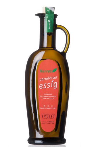 Der aromatische "Paradeiseressig". Die erste Auflage der 250 ml Flasche ist mit 1250 Stück als Sonderedition für das Jahr 2009 limitiert und wurde händisch nummeriert.