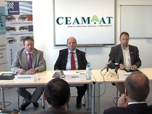 Bei der gestrigen Pressekonferenz im Business Park Concorde in Schwechat wurde von Ing. Manfred Merten, Citymanager von Schwechat und Leiter der CEAM, die CEAM (Central European Academy of Management) als Managementakademie vorgestellt.