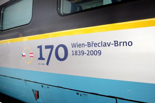 Vorschau Bild von Bahnfahren verbindet - BILD