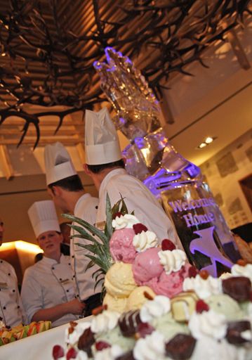 Vorschau Bild von http://pressefotos.at/album/1/54/200906/20090629_f/
Impressionen der Eröffnungsfeier - Falkensteiner Hotel Bad Leonfelden mit vielen Köstlichkeiten