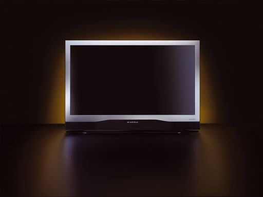  Die LCD-TV Serie SAPHIR zählt zu den herausragenden Minerva Neuheiten am europäischen Markt. Die FullHD Geräte gibt es in den Größen 37" und 42" bei ausgewählten Fachhändlern zu kaufen, deutlich aufgewertet durch stilechtes Design mit aufwendigen Metallapplikationen. Der MultiTuner ermöglicht die Wiedergabe von FullHD-Programmen sowie deren Empfang via DVB-S, DVB-C und DVB-T.