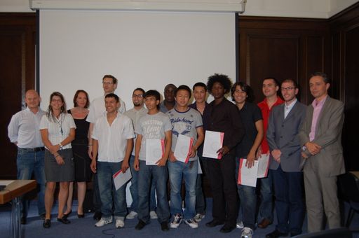 Vorschau Bild von Die erfolgreichen Kursteilnehmer und die
Projektpartner bit, lobby.16, Microsoft, und ocg