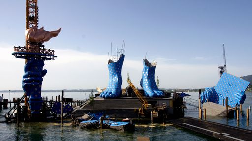 Die Bregenzer Festspiele zeigen eine Neuinszenierung: Verdis  Wüstenoper Aida (22. Juli bis 23. August).