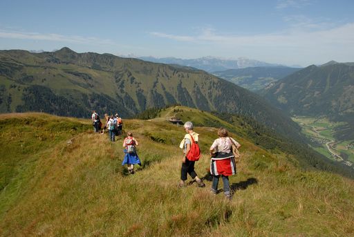  Mit dem Rund-um-Schutz von "SAFE-R" ist der Ausflug auf der Riesneralm jetzt noch sicherer.