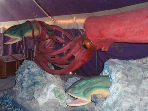  Neben der neuen Urzeitausstellung faszinieren auch der Märchenpfad, das Dinoland und die Welt der Rieseninsekten die kleinen Besucher.