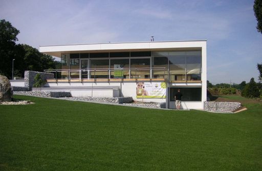  LIVIOS - Café. Bar. Gartencenter. By Huber.
