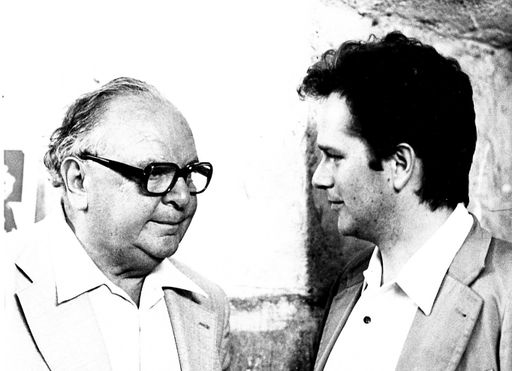 'Matinee': "In Progress - 40 Jahre Szene Salzburg". Die "Szene Salzburg" feiert: seit 40 Jahren ist sie Inbegriff für spektakuläre, zeitgenössische Kultur aus allen Sparten - abseits der etablierten Salzburger Festspiele. Vom kleinen, unangepassten Jugendclub mauserte sich die "Szene" zum international anerkannten Label für zeitgenössischen Tanz, bildende Kunst, Musik, Literatur und Performance. Die Dokumentation lässt die wichtigsten Produktionen der letzten vier Jahrzehnte lustvoll Revue passieren und beleuchtet die Highlights der heurigen "Sommer-Szene Salzburg". Im Bild: Drr. Lechner, Alfred Winter. SENDUNG: TW1, MO, 27.7.2009, 12:05 UHR. - Veroeffentlichung fuer Pressezwecke honorarfrei ausschliesslich im Zusammenhang mit oben genannter Sendung des ORF bei Urhebernennung. Foto:ORF/szene salzburg/Wolfgang Kirchner. Andere Verwendung honorarpflichtig und nur nach schriftlicher Genehmigung der Abteilung ORF/GOEK-Photographie. Copyright:ORF-PHOTOGRAPHIE, Wuerzburggasse 30, A-1136 Wien, Tel. +43-(0)1-87878-14383.