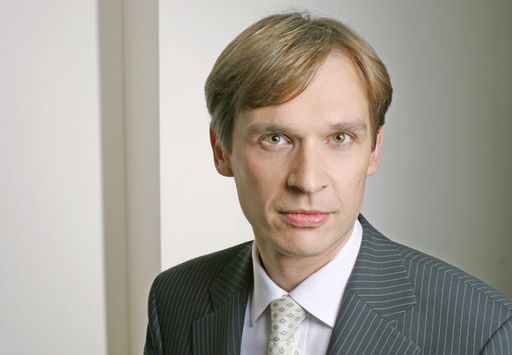 Mag. Markus Trettnak (36), seit 1997 bei der BDO Auxilia Treuhand GmbH, verfügt über langjährige Erfahrungen in den Bereichen der Internationalen Rechnungslegung, der Konzernabschlussprüfung, bei der Implementierung von Internen Kontrollsystemen bzw. Risikomanagementsystemen sowie in der Beratung bei IPOs.