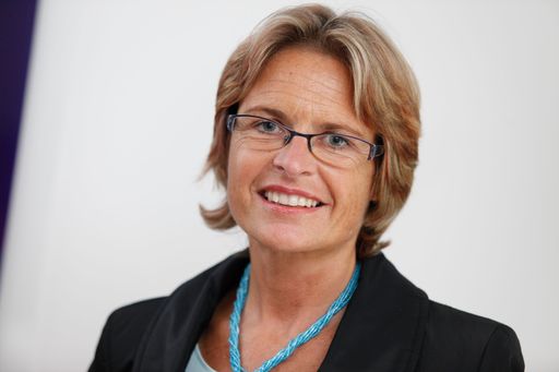 Dr. Brigitta Mlinek (49) wird ab 1. September 2009 neue Human Resources-Leiterin der Siemens AG Österreich.