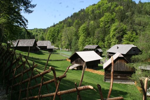 Ganz im Zeichen des Frauenalltags zur Zeit Erzherzog Johanns stehen die Thementage  "Bürgerin, Bäuerin, Kuchldirn" des Österreichischen Freilichtmuseums Stübing.
