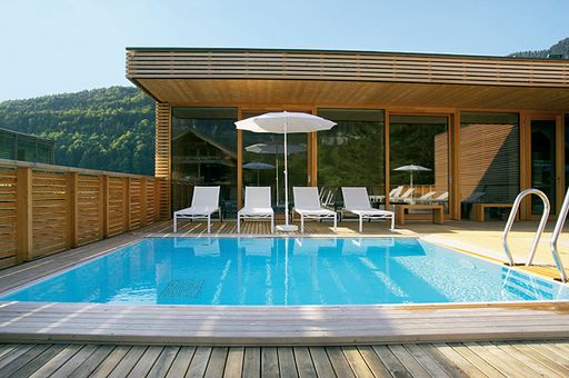 Schlichte Eleganz im Wellnessbereich
