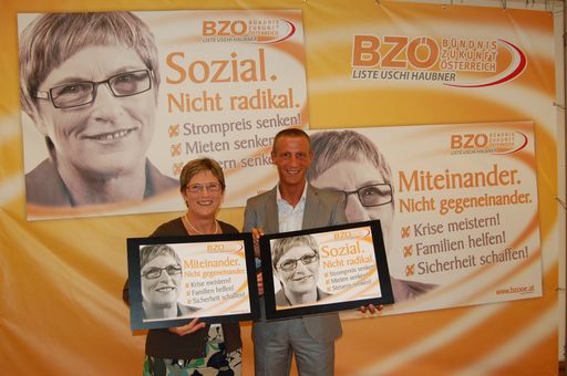 In den Linzer Redoutensälen hat die oberösterreichische BZÖ-Spitzenkandidatin Uschi Haubner in einer gemeinsamen Pressekonferenz mit Wahlkampfleiter Rainer Widmann und Kampagnenschöpfer Generalsekretär Stefan Petzner die Wahlkampagne des BZÖ präsentiert.