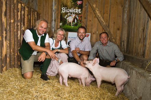 http://pressefotos.at/m.php?g=1&u=74&dir=200908&e=20090814_r&a=event