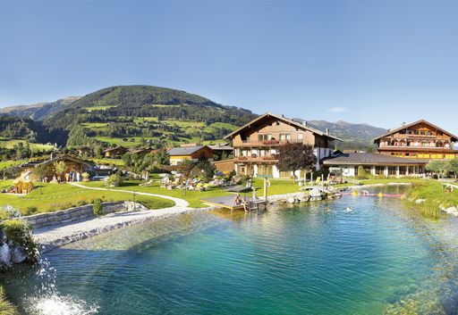 Vorschau Bild von Die Europa-Wanderhotels zählen zu den wenigen langjährig agierenden und erfolgreichen Hotelkooperationen im Alpenraum.  Die derzeit mehr als 70 von Familien geführten Hotelbetriebe vereinen rund 5000 Gästebetten unter einer Marke, die sich im Wandertourismus seit 1995 fest etabliert hat.