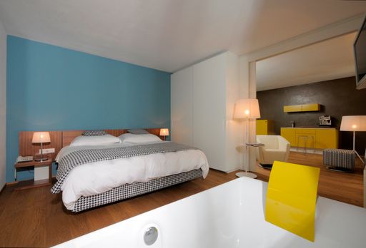 Vorschau Bild von Lifestyle, Design, mediterranes Flair & Südtiroler Lebensart. Im neuen 4-Sterne Lifestyle- & Designhotel GIUS LA RESIDENZA**** genießen anspruchsvolle Gäste den Komfort eines 4-Sterne-Designhotels und die maximale Freiheit einer privaten Residenz in exklusiven Studio-Suiten.