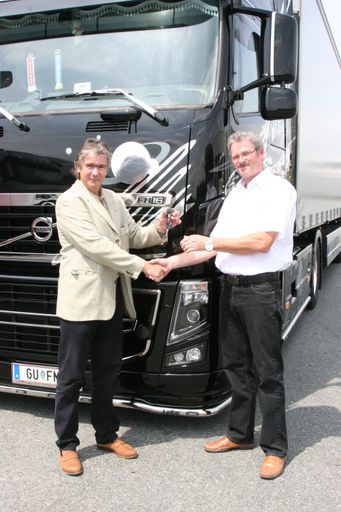  v.l.n.r.: Michael Fuksas, Verkaufsleiter Volvo; Franco Maier