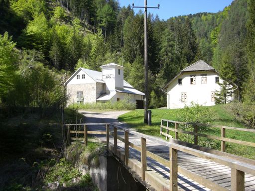 Vorschau Bild von BEA Electrics stattete das historisch interessante Kraftwerk Rubland der Evonik Degussa Peroxid GmbH in Weißenstein mit neuer Leit- und Steuerungstechnik aus.