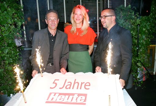 v.l.n.r.: Geschäftsführer Wolfgang Jansky, Herausgeberin Dr. Eva Dichand und Chefredakteur Richard Schmitt