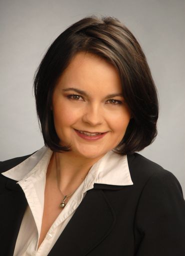  Mag. Helena Stryjewski, Inhaberin von EU-Translat, stellt mit professionellen Übersetzungen Geschäftsbeziehungen zwischen Ost- und Westeuropa auf solide Beine.