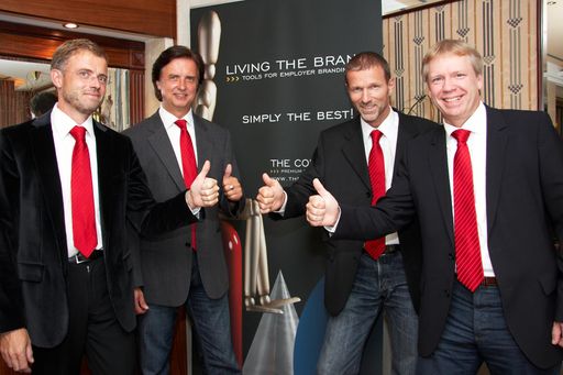  http://pressefotos.at/m.php?g=1&u=43&dir=200909&e=20090901_l&a=event
Living the Brand - The Comm Group inszeniert Arbeitgebermarke - im Bild v.l.n.r. Thomas Wolfsegger (die3), Walter Ilk (Eventwerkstatt), Harald Hois (Oberösterreich Werbung) und Willy Lehmann (Willy Lehmann Markenagentur)