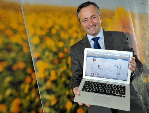 http://pressefotos.at/m.php?g=1&u=1&dir=200909&e=20090915_m&a=event
Im Bild Dr. Hannes Ametsreiter (Vorstandsvorsitzender mobilkom austria & Telekom Austria)