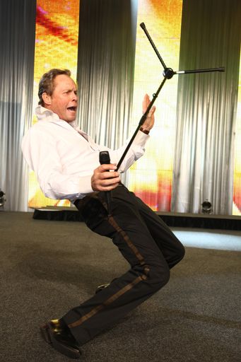 Vorschau Bild von Festakt 60 Jahre Pensionistenverband Österreichs, 17.9.2009 Design Center Linz - "Berühmter PVÖ-Geburtstagsgratulant, Idol - Peter Kraus"