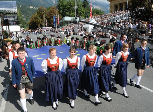 Vorschau Bild von 3000 Kinder und Jugendliche marschierten beim Landesfestumzug mit.