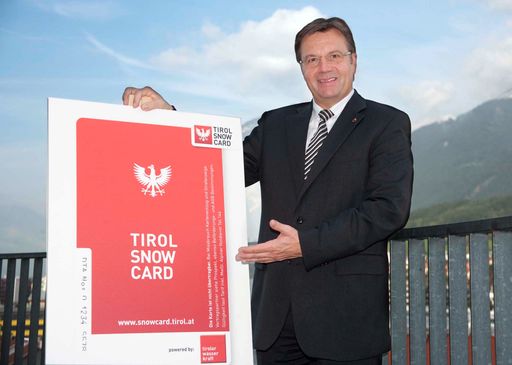 Mit der Snow Card präsentiert Tirols Landeshauptmann Günther Platter einen Skipass der Superlative.
