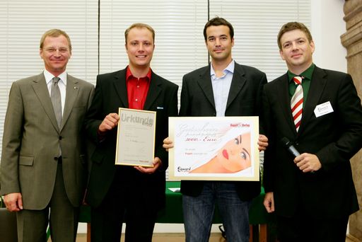 v.l. Mag. Thomas Stelzer (Landtagsabgeordneter), Mag. (FH) Mathias Schattleitner (Skiamade), Roland Dessovic (Prokurist elements.at) und Martin Szelgrad (Moderator)