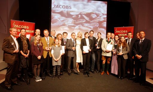  http://pressefotos.at/m.php?g=1&u=52&dir=200910&e=20091001_j&a=event
Die "Goldene Kaffeebohne 2009" von JACOBS und Gault Millau für höchste Kaffeekultur. Im Bild die Gewinner der "Goldenen Bohne 2009"