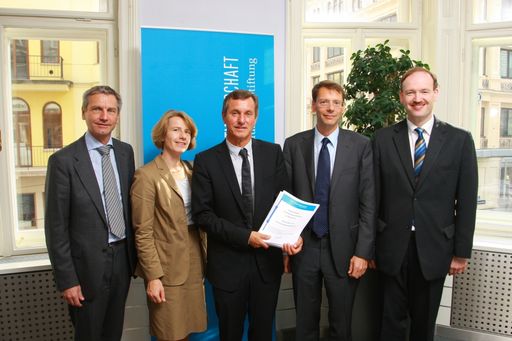  v.l.n.r. Univ.Prof. Dr. Josef Zechner, Univ.Prof. Dr Susanne Kalss, Präsident Zentrum für soziale Marktwirtschft Dr. Johannes Ditz, Univ.Prof. DDr. Alfred Wagenhofer, Dr. Christian Helmenstein