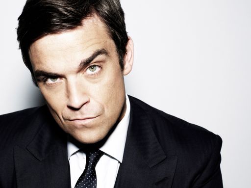 Am 20. Oktober 2009 feiert Robbie Williams nach drei Jahren Abstinenz sein Bühnen-Comeback in Großbritannien.