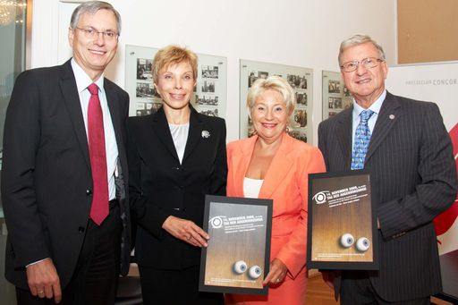  http://pressefotos.at/m.php?g=1&u=43&dir=200910&e=20091007_a&a=event
"Tag der Augenvorsorge" - Österreichweite Initiative schärft Bewusstsein für die schleichende Gefahr der Augenerkrankungen - im Bild v.l.n.r. Alois Stöger diplômé (Bundesminister für Gesundheit), Prim. Univ.-Prof. Dr. Susanne Binder (Ständige wissenschaftliche Sekretärin und Referentin für Öffentlichkeitsarbeit der Österreichischen Ophthalmologischen Gesellschaft), MR Dr. Helga Azem (Fachgruppenobfrau, Ärztekammer für Wien), OMR Dr. Roderich Fellner (Vorsitzender Fachgruppenbeirat der Österreichischen Ophthalmologischen Gesellschaft, Fachgruppenobmann Augenärzte Steiermark)