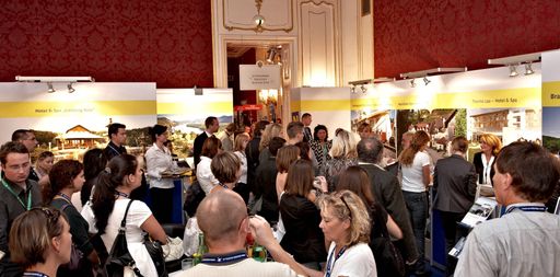  Das Angebot der Partnerbetriebe des Convention Bureau Niederösterreich findet bei den Besuchern der access 2009 in der Wiener Hofburg großen Anklang.