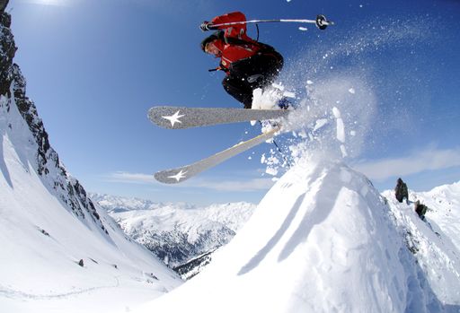 Die Kitzbüheler Alpen investieren für diesen Winter als 60 Millionen Euro in moderne Lifte, leistungsfähige Beschneiung und mehr Komfort für die Skifahrer.