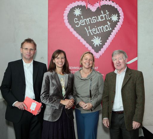  v.l.n.r.: Moderator Günter Kaindlstorfer, Dr. Sophie Karmasin (Karmasin Motivforschung), ÖW-Geschäftsführerin Dr. Petra Stolba und Armin Thurnher, Chefredakteur "Falter"