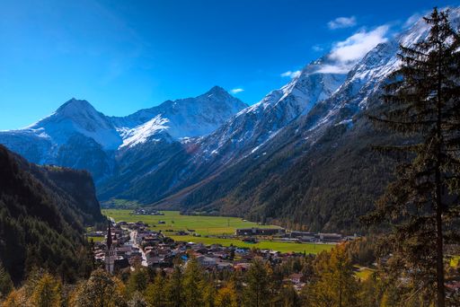 Vorschau Bild von Klare Luft und herbstliche Stimmung über Längenfeld im Ötztal
