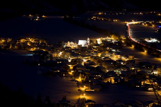  Nachtaufnahme vom Weiler Huben bei Längenfeld im Ötztal
