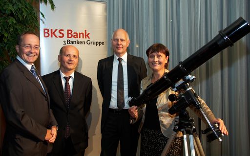http://pressefotos.at/m.php?g=1&u=43&dir=200910&e=20091020_b&a=event
Der bekannte Trendforscher Matthias Horx begeisterte auf Einladung des BKS Businessclubs im Casino Baden über 200 Gäste.